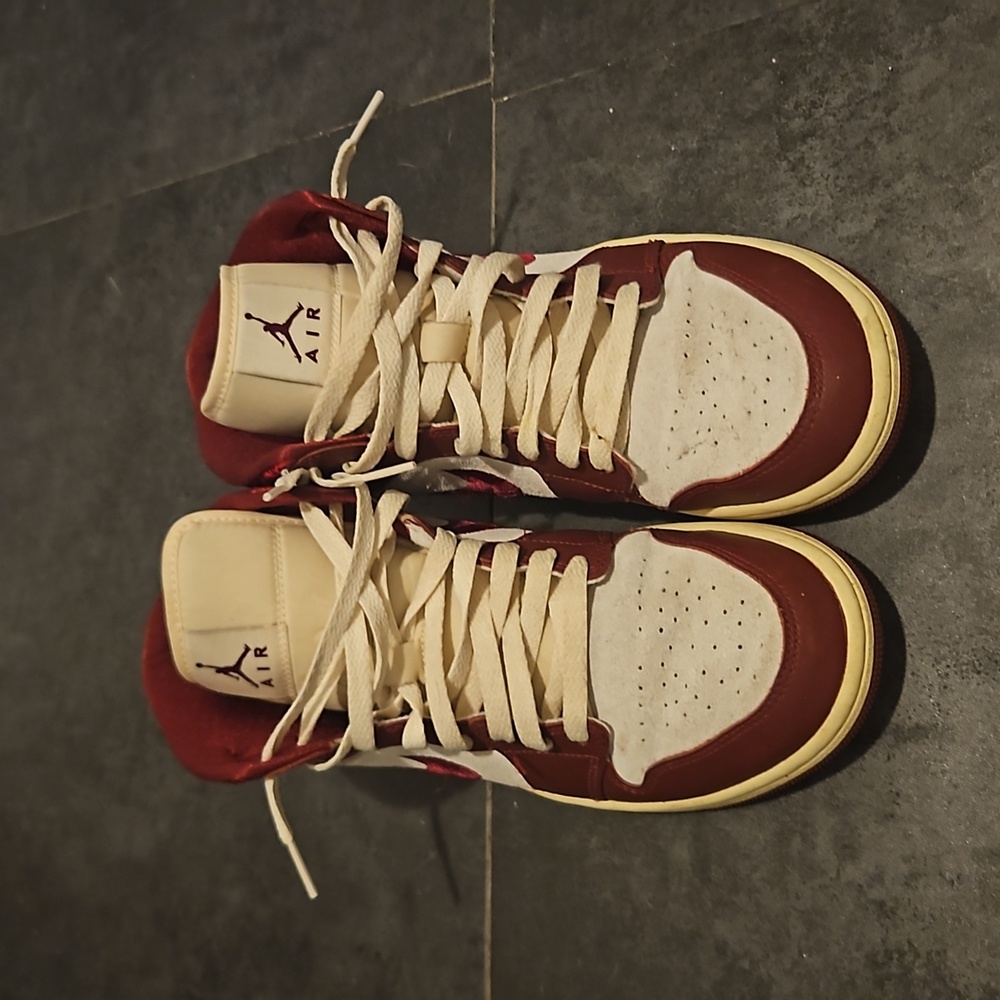 Air jordan 1 mid Se